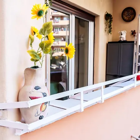 Menghini Easy Flat Apartment