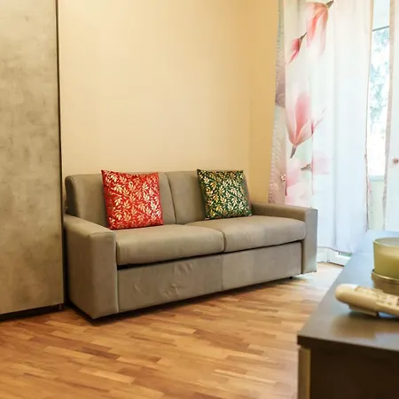 Menghini Easy Flat Apartment