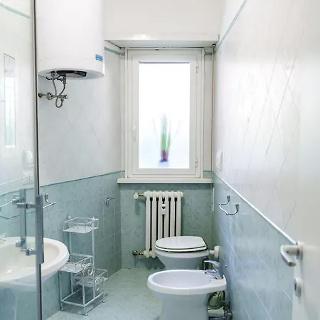 Menghini Easy Flat Apartment *